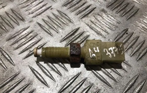 Audi A4 S4 B5 8D Brake pedal sensor switch 443945515