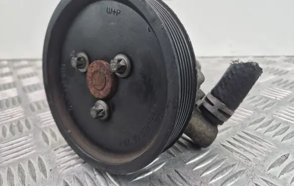Mercedes-Benz C W203 Power steering pump A0044661301
