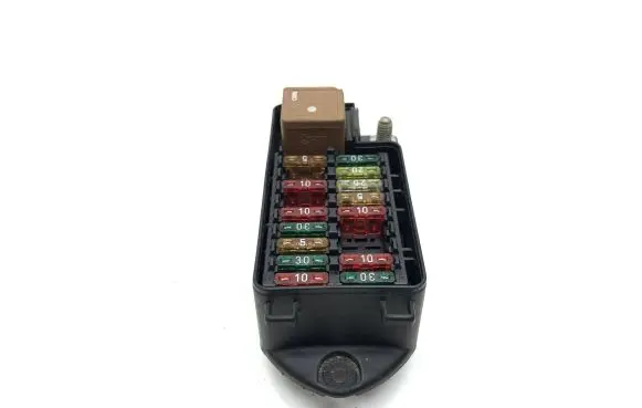 Jaguar XK8 - XKR Fuse module LJC2800CA LJA6703AA