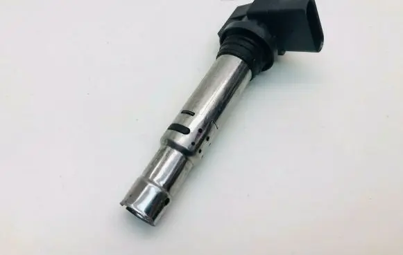 Volkswagen Beetle A5 High voltage ignition coil 036905715G