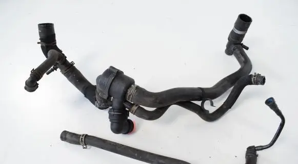 Land Rover Discovery 4 - LR4 Air intake hose/pipe AH228D010AC AH228B273AA