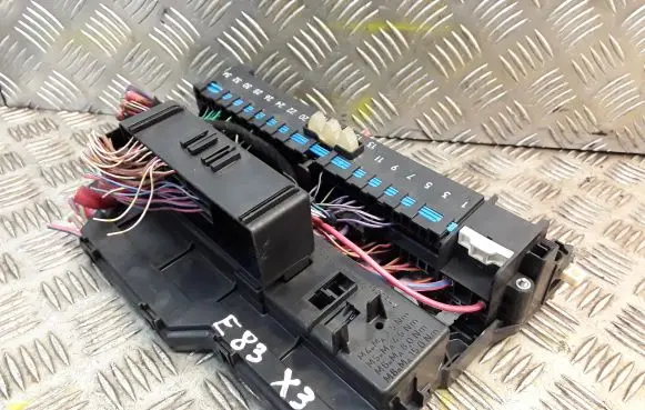 BMW X3 E83 Fuse box set 8364542