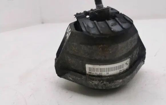 BMW 5 E60 E61 Engine mount bracket 6761092