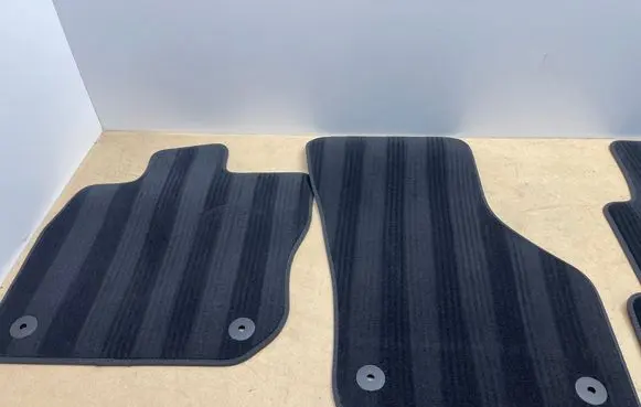 Volkswagen PASSAT B9 Car floor mat set 3J1863011 0002170210