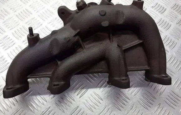 Audi A3 S3 8P Exhaust manifold 06A253033P