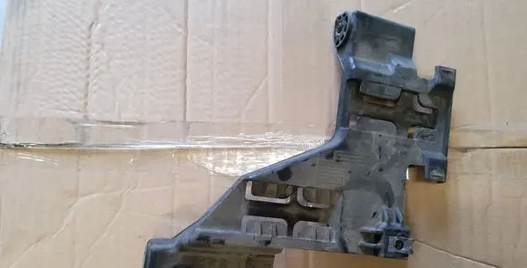 Audi Q5 SQ5 Headlight/headlamp mounting bracket 1000717075