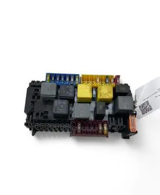 Mercedes-Benz GLS X166 Fuse module A1669068201