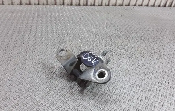 Toyota Hilux (N80, N90, N100, N110) Rear door upper hinge