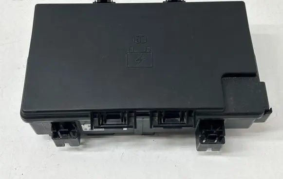 Dodge Durango III Fuse module P68242830AC 16238DA 15254G