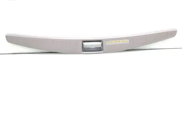 Trunk/boot sill cover protection