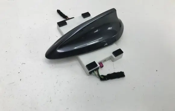 BMW 3 G20 G21 Radio antenna 5A5CE21 682632605 9393162