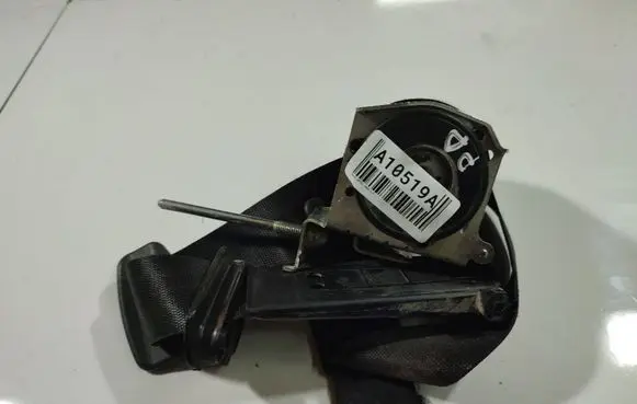 Opel Astra H Front seatbelt 560834801D