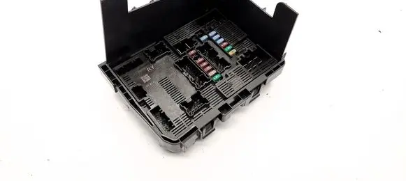 Nissan Qashqai J12 Fuse module 284B76RA1B