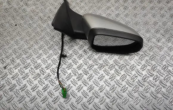 Volvo C30 Front door electric wing mirror 