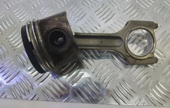 BMW X5 E70 Piston with connecting rod