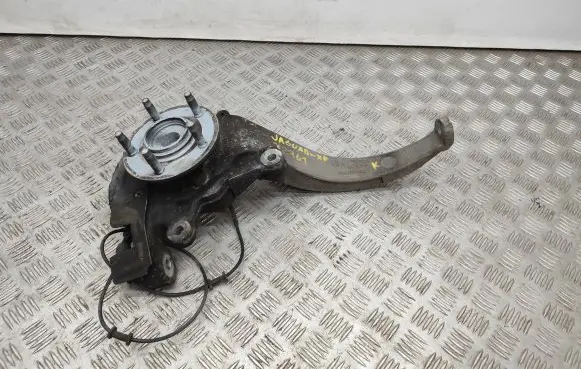 Front wheel hub