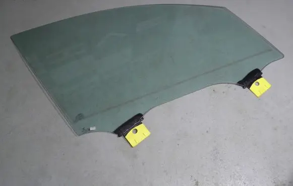 Audi Q7 4M Sliding door window/glass 4M08450214M0845022