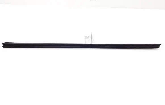 Toyota Verso Front door trim bar 681720F020