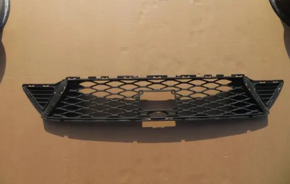 Front bumper upper radiator grill