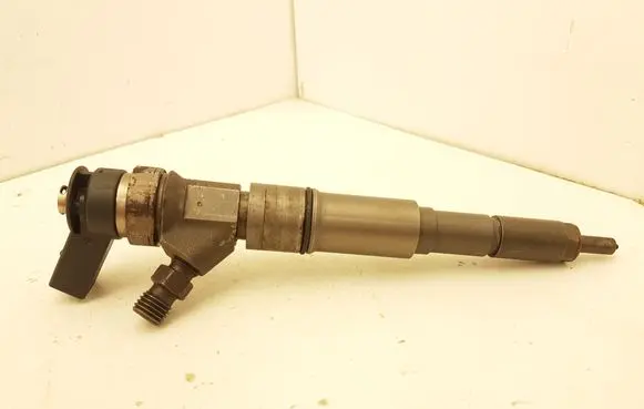 BMW 7 E65 E66 Fuel injector 7788812