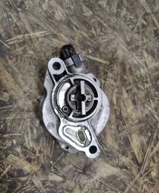 Ford Fiesta Vacuum pump D1562A