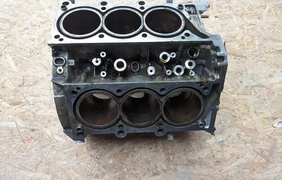 Chrysler Pacifica Engine block P68237714AC TPRP6149710151