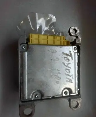 Toyota Avensis T250 Airbag control unit/module 8917005220 20TSS6ST2 022500VT68