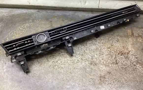 Dash center air vent grill