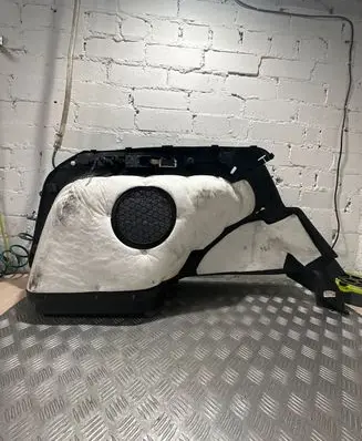 Trunk/boot side trim panel