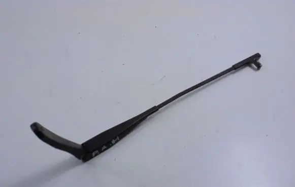 Opel Astra H Front wiper blade arm 13111220
