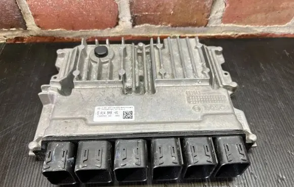 BMW 1 F40 Engine control unit/module ECU 5A149A9 170659322 0281037135