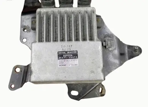 Mercedes-Benz A W177 Engine bonnet (hood) release handle 8987120070 1310001371