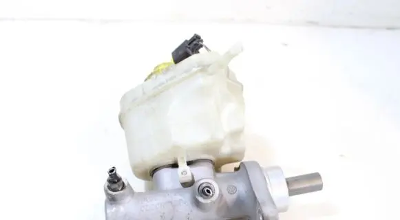 Master brake cylinder