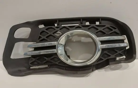 Mercedes-Benz C W204 Front fog light trim/grill A2048852223