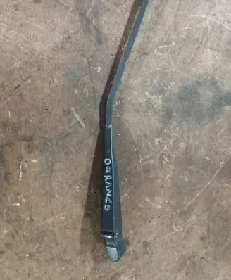 Dodge Durango I Front wiper blade arm 55076653