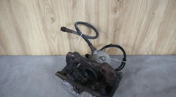 Mercedes-Benz E W212 Front brake caliper