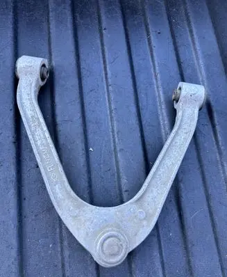 Front lower control arm/wishbone