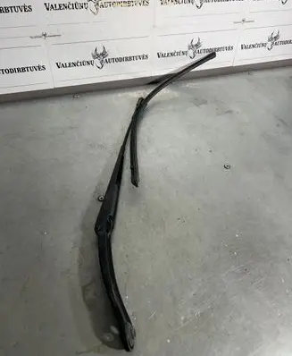 Mercedes-Benz B W246 W242 Front wiper blade arm A2468201800