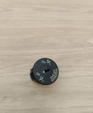 Passenger airbag on/off switch
