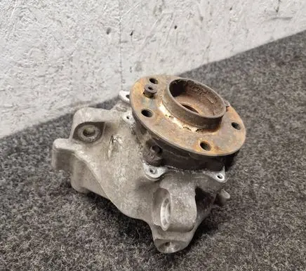 BMW M5 Rear wheel hub