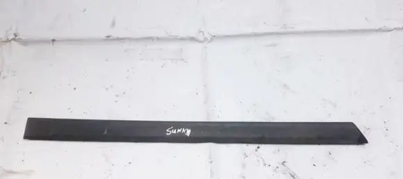 Nissan Sunny Rear door trim (molding) 8287052c00 8287052c01