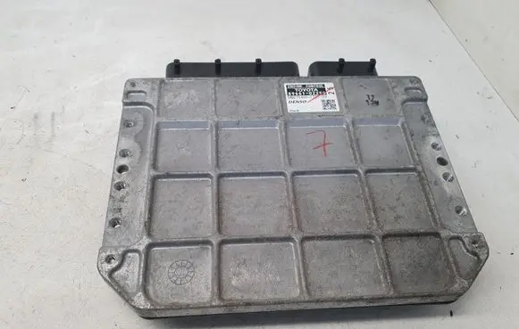 Toyota Auris 150 Engine control unit/module 896610Z250 2754001721
