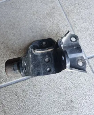Toyota Avensis T270 Gearbox mounting bracket