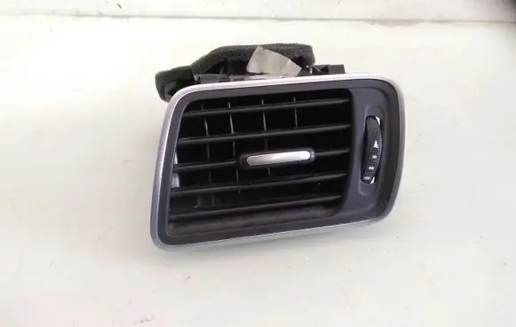 Volkswagen PASSAT B7 Dashboard side air vent grill/cover trim S0911038