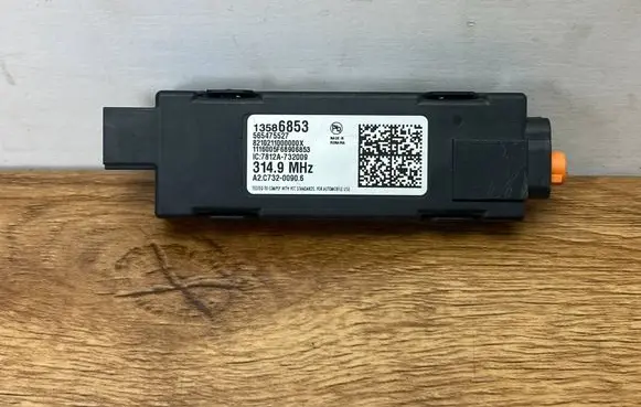 Cadillac CTS Door central lock control unit/module 13586853PINYA 13586853