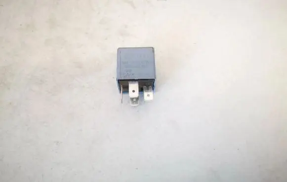 Volkswagen Caddy Other relay 141951253b v23134-b52-x227