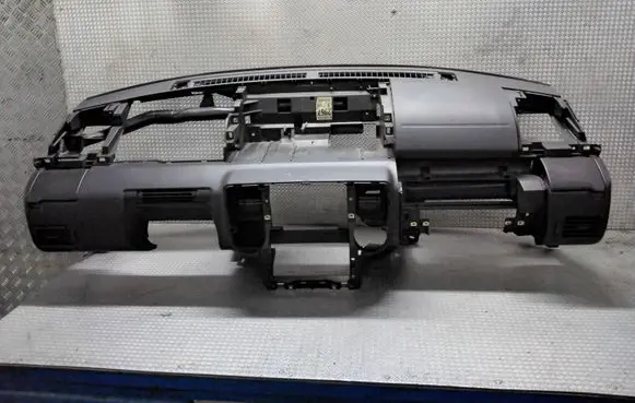 Nissan X-Trail T30 Dashboard