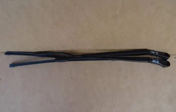 Hyundai i20 (BC3 BI3) Front wiper blade arm 98310Q0000