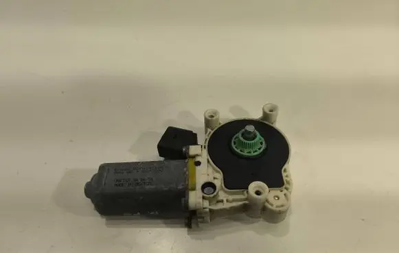 BMW X5M E70 Front door window regulator motor 7267692 927614102