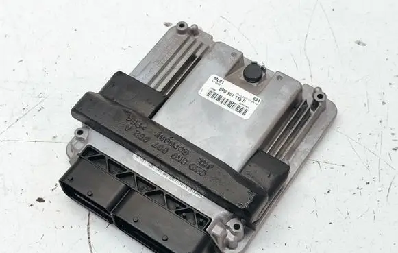 Audi Q5 SQ5 Engine control unit/module 8R0907115P